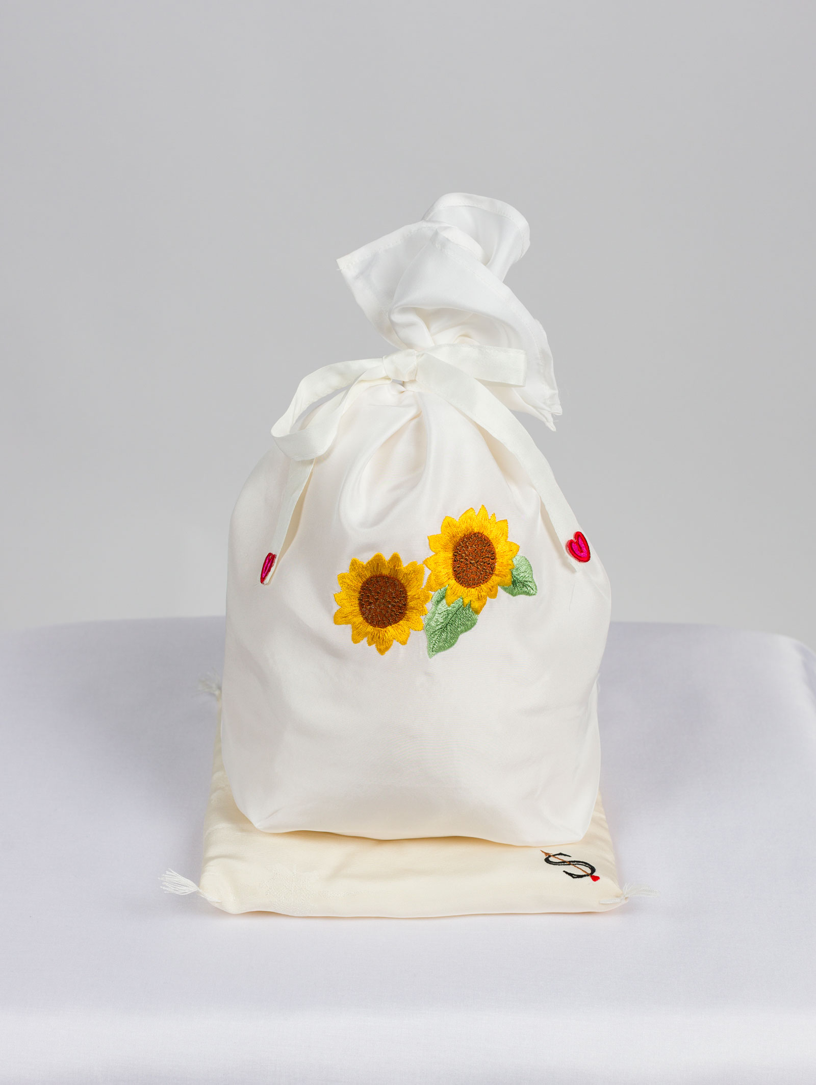 ひまわりの刺繍